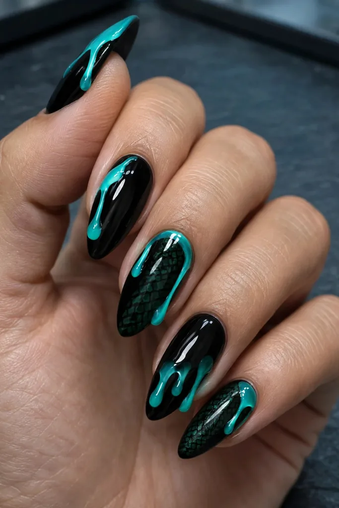 -toxic-venom-drip-nails