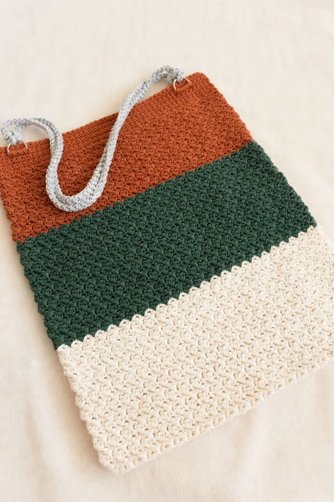 a-colour-blocked-tote-that-looks-far-harder-than-it-is