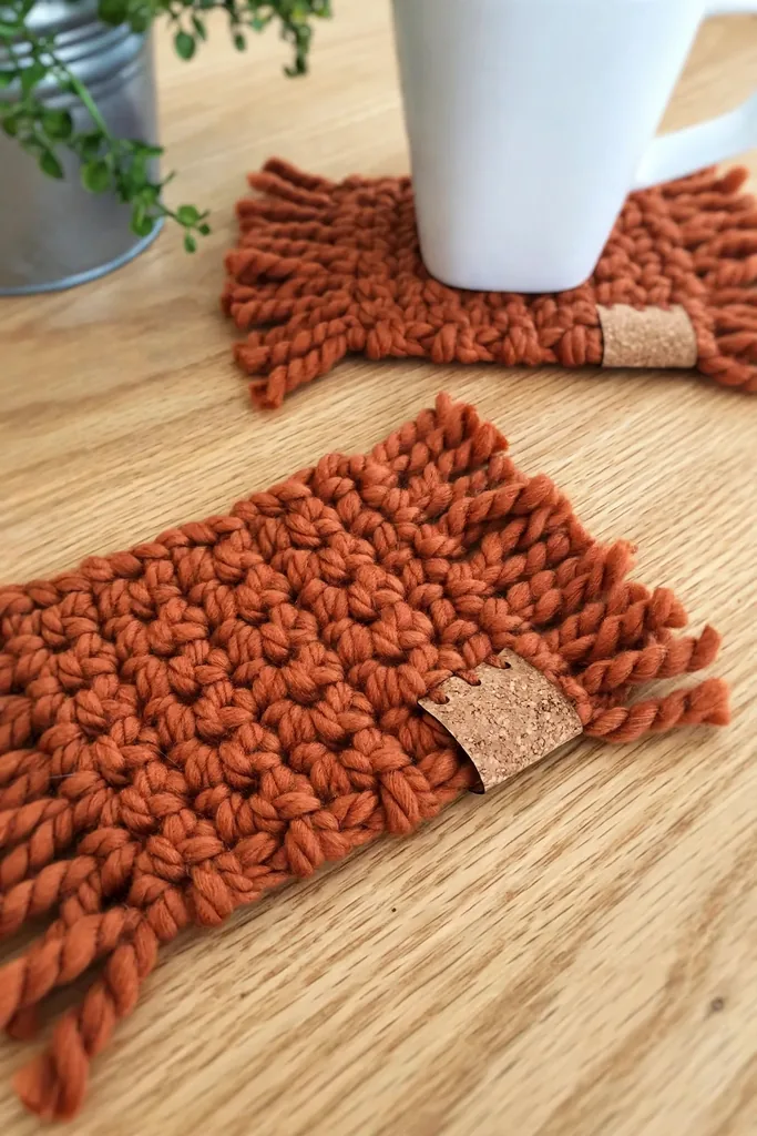 mug-rugs-the-easiest-scrap-yarn-project