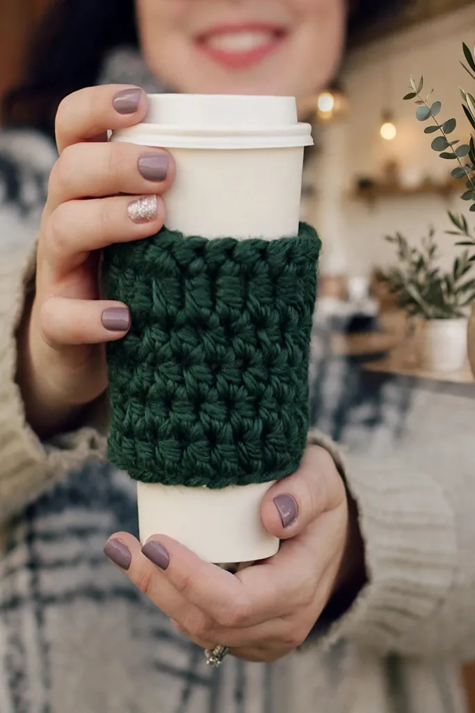 a-speedy-coffee-cozy-for-takeaway-cups